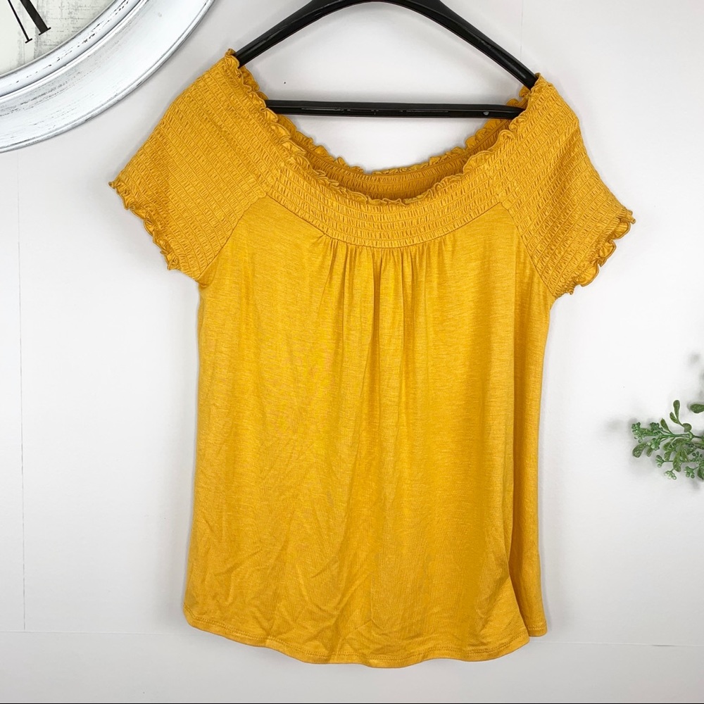 ❤️10/$25 Mustard yellow off the shoulder top NWOT